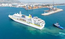 Antalya welcomes the season's first cruise ship!